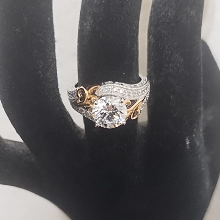 Elegant Two-Tone Ring With Clear Stone